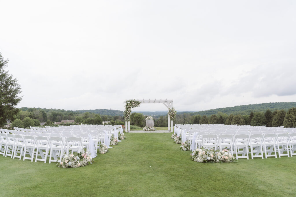 outdoor ceremony with mountain views at skyview golf club nj