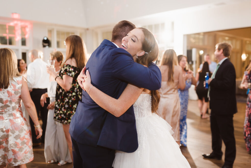 wedding-photography-at-ballys-links-at-ferry-point-new-york-by-suess-moments