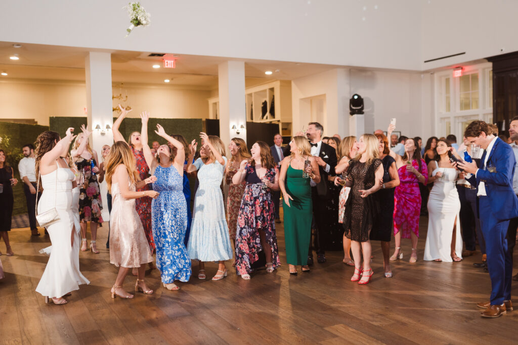 wedding-photography-at-ballys-links-at-ferry-point-new-york-by-suess-moments