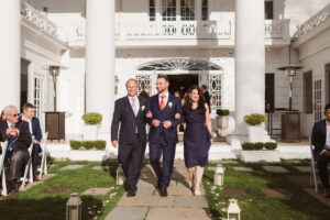 wedding-ceremony-outdoors-at-the-briarcliff-manor-by-suess-moments