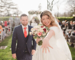 wedding-ceremony-outdoors-at-the-briarcliff-manor-by-suess-moments