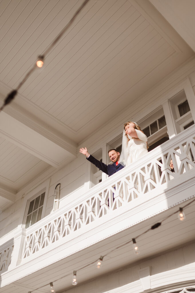 wedding-ceremony-outdoors-at-the-briarcliff-manor-by-suess-moments