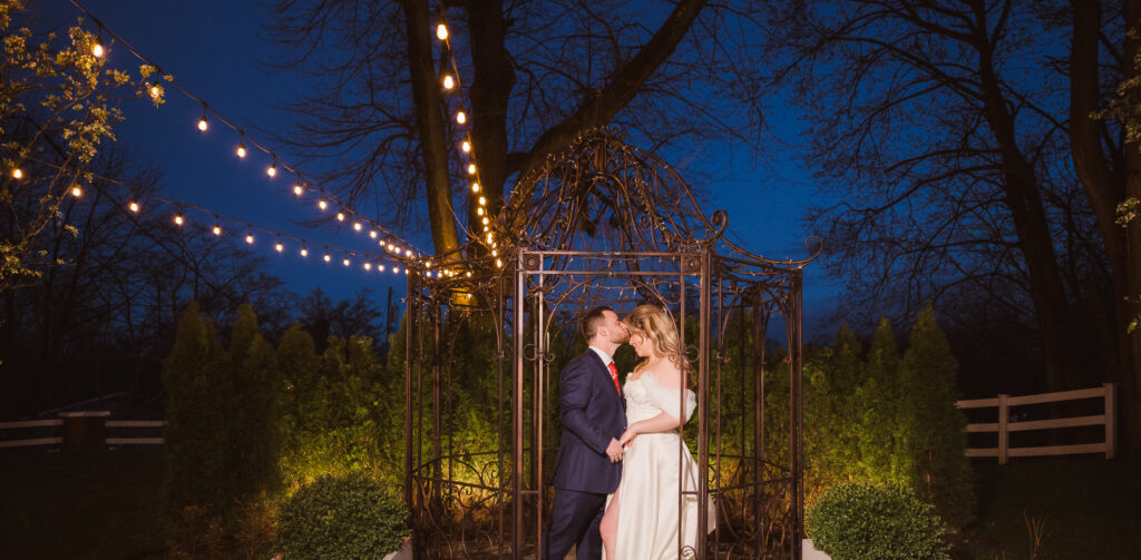 gazebo-string-lights-at-the-briarcliff-manor-wedding-photos