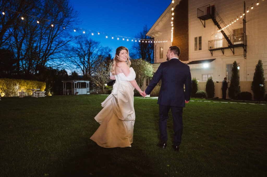 gazebo-string-lights-at-the-briarcliff-manor-wedding-photos