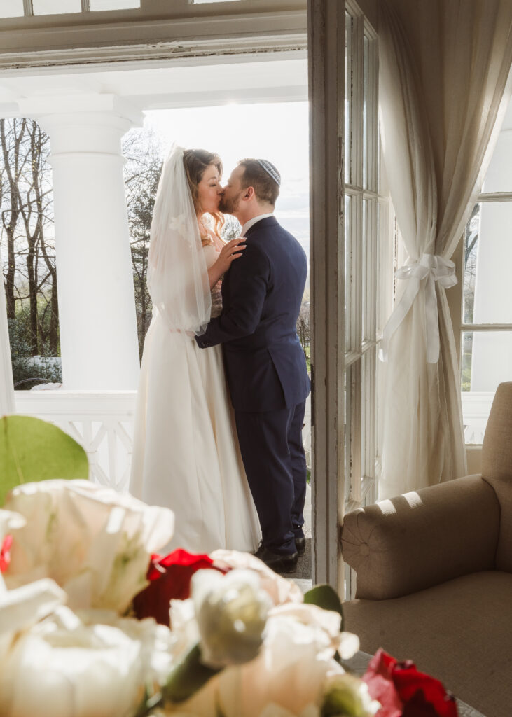 wedding-photos-at-the-briarcliff-manor-ny-by-suess-moments