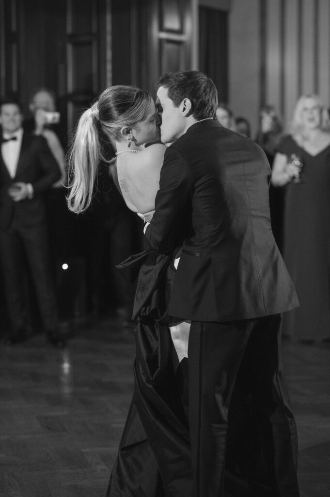 wedding-reception-dancing-at-athletic-club-of-columbus-ohio