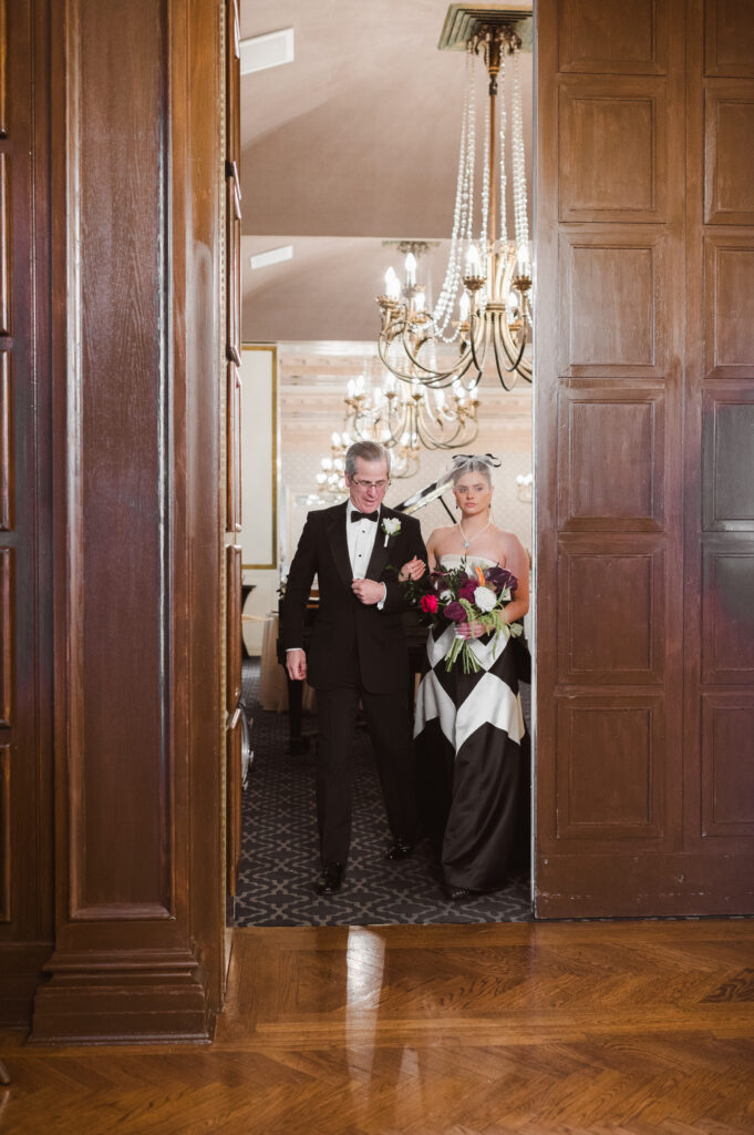wedding-ceremony-at-athletic-club-of-columbus-ohio-by-suess-moments