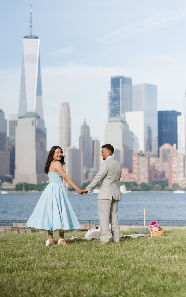 picnic-engagement-photos-jersey-city-by-suess-moments