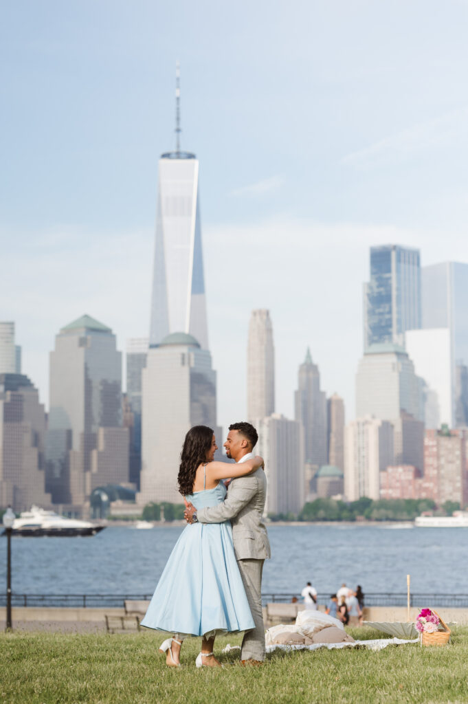 picnic-engagement-photos-jersey-city-by-suess-moments