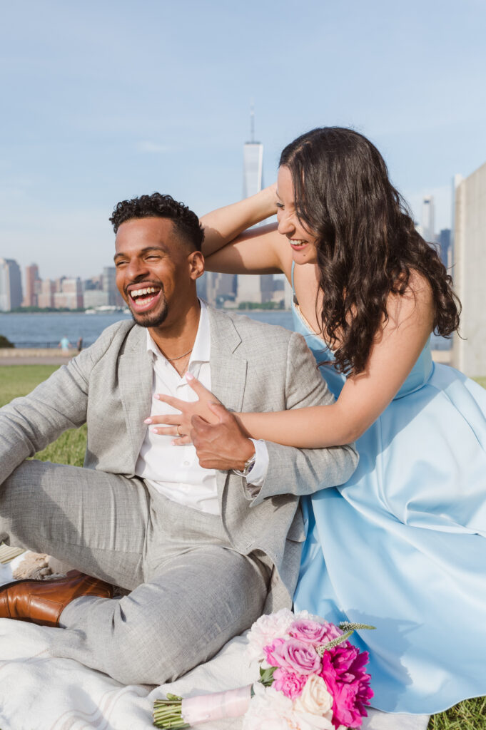 engagement-photos-with-picnic-at-liberty-state-park-nj
