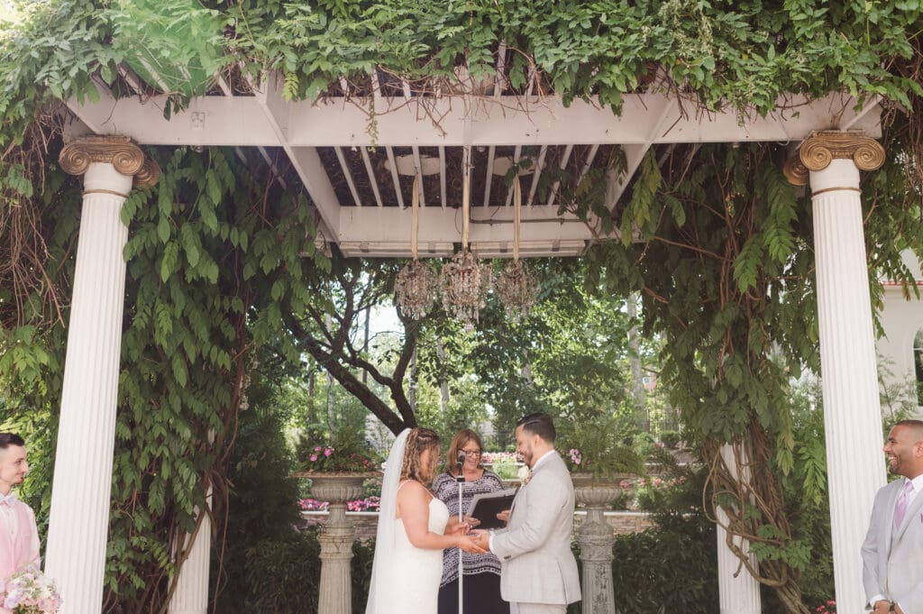 wedding-photos-at-naninas-in-the-park-nj-photographer-suess-moments