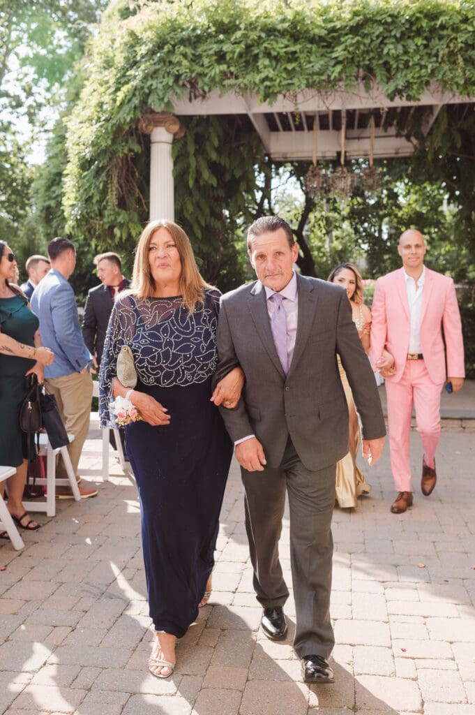 wedding-photos-at-naninas-in-the-park-nj-photographer-suess-moments
