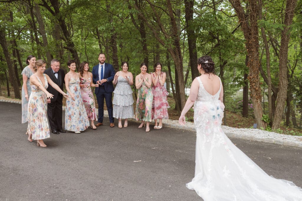 first-look-with-family-on-wedding-day