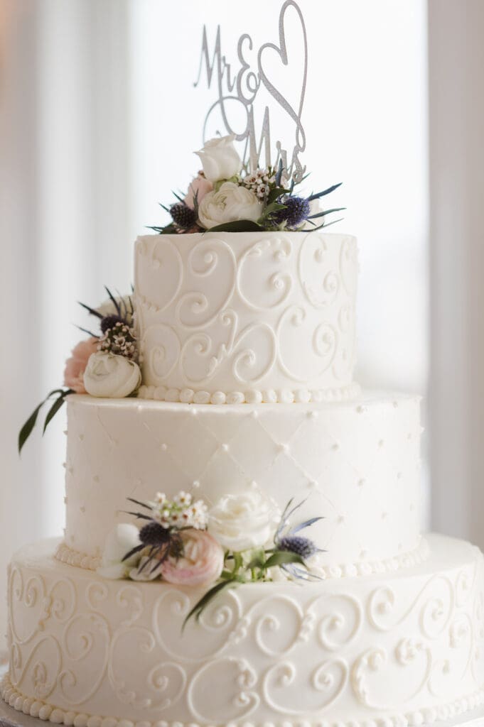 cake-window-on-the-water-nj-wedding-photos-by-suess-moments