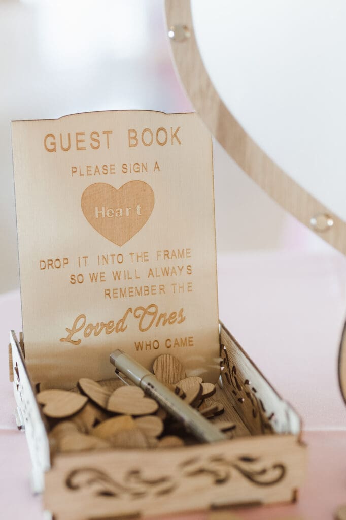 creative-wedding-guest-book