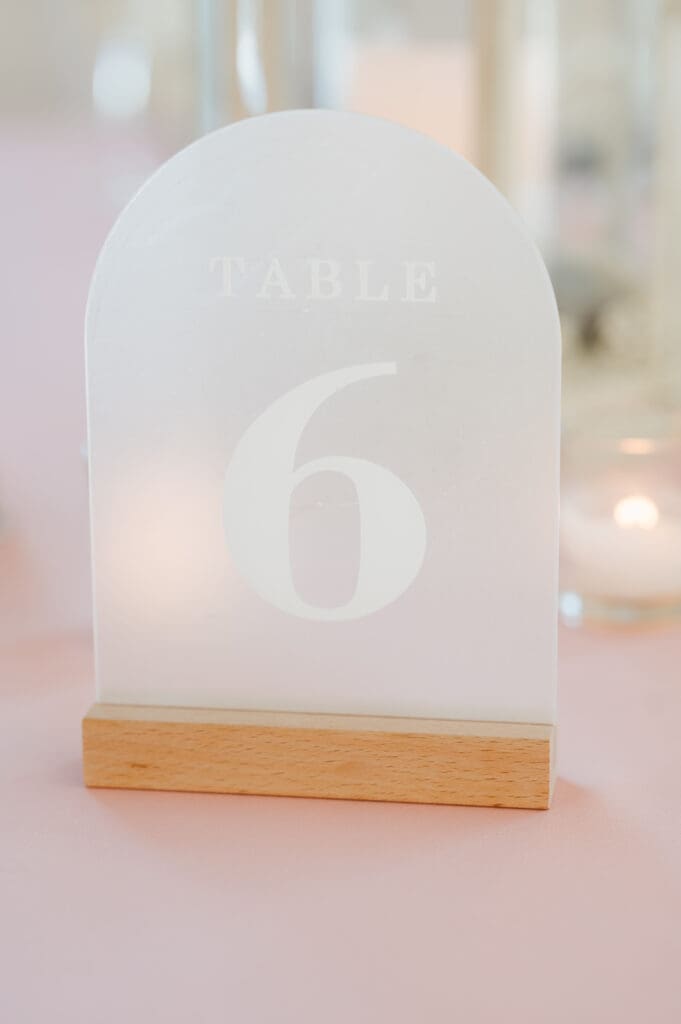 tables-pink-fairtyale-for-wedding