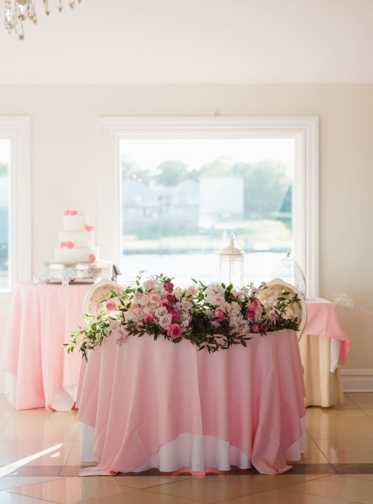 tables-pink-fairtyale-for-wedding