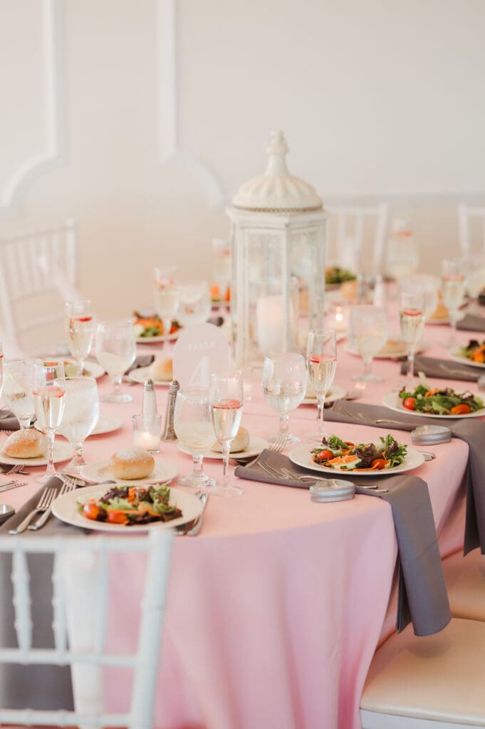tables-pink-fairtyale-for-wedding