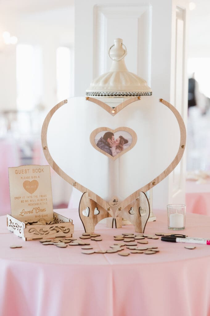 creative-wedding-guest-book