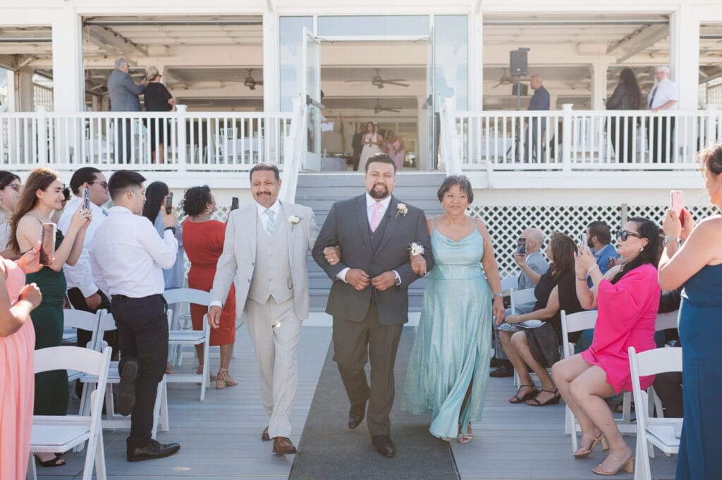 beach-wedding-ceremony-at-windows-on-the-water-nj-venue-by-suess-moments-photography