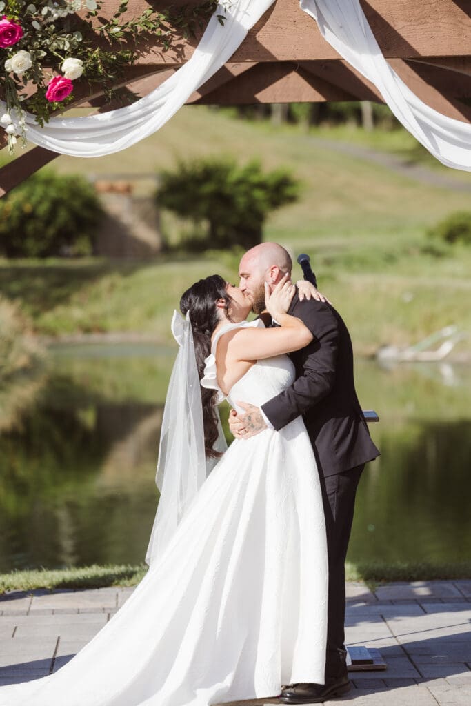 ceremony-bear-brook-valley-nj-wedding-photos-by-suess-moments-photography