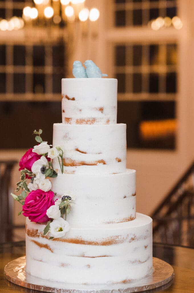 wedding-cake-with-birds