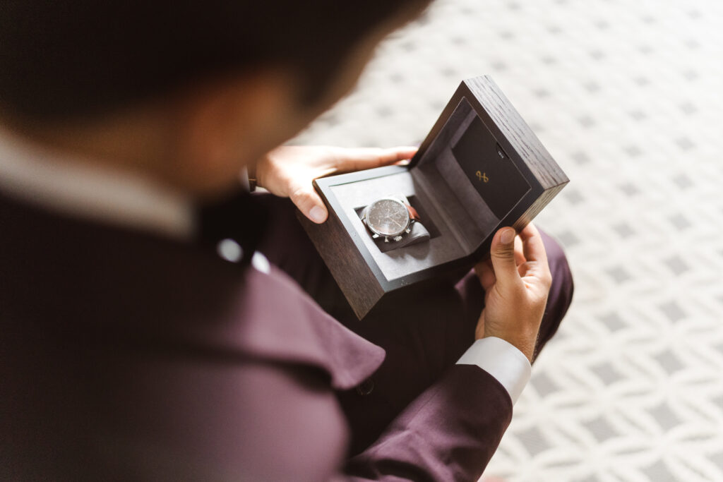 what-are-groom-prep-getting-ready-photos-by-nj-wedding-photographer-suess-moments