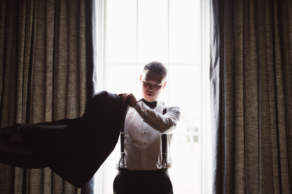 what-are-groom-prep-getting-ready-photos-by-nj-wedding-photographer-suess-moments