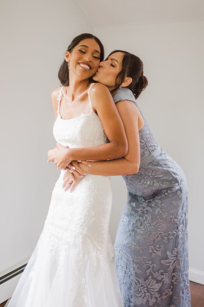 bridal-prep-photos-by-suess-moments-nj-photographer