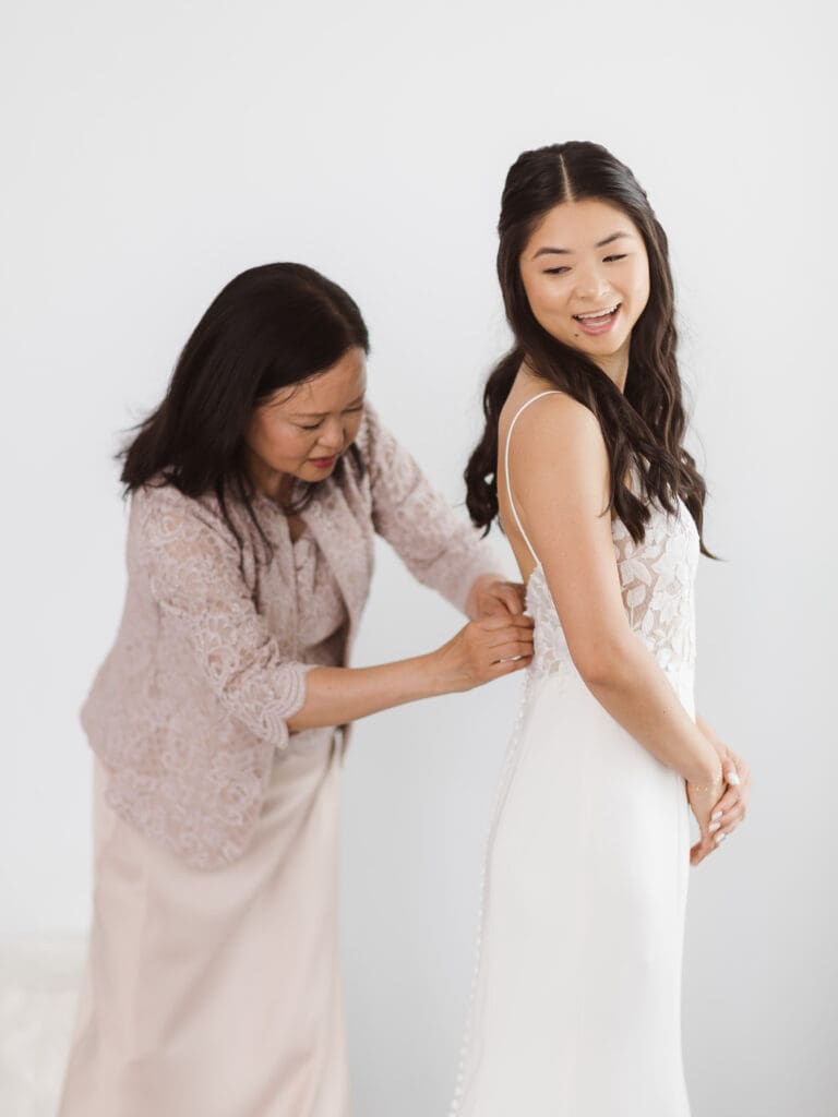 bridal-prep-photos-by-suess-moments-nj-photographer