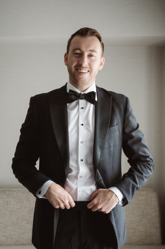 groom-prep-photos-at-sheraton-eatontown-nj