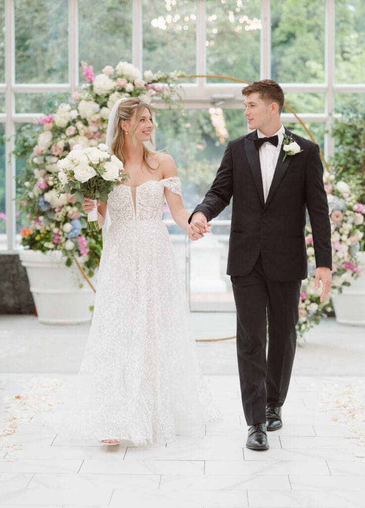 bride-and-groom-conservatory-madison-hotel-wedding-photos-by-suess-moments