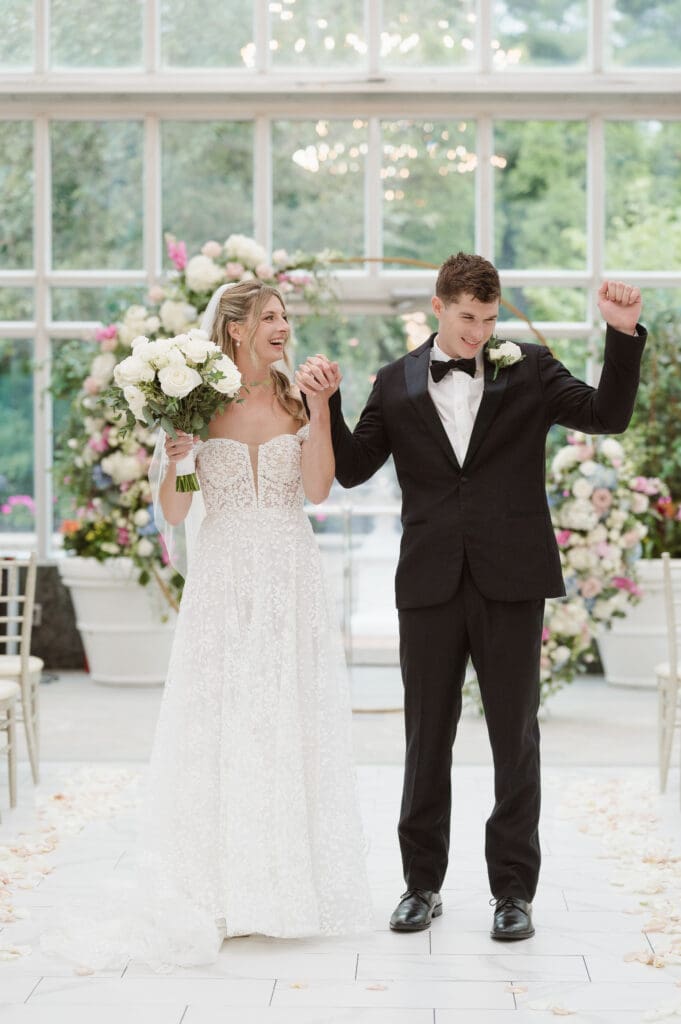 bride-and-groom-conservatory-madison-hotel-wedding-photos-by-suess-moments
