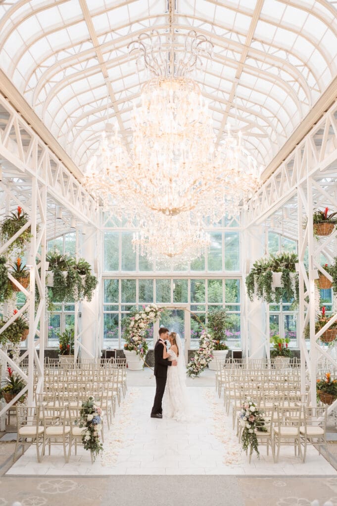bride-and-groom-conservatory-madison-hotel-wedding-photos-by-suess-moments