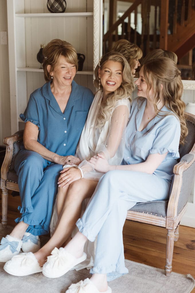 bridal-prep-getting-ready-photos-by-suess-moments-photography