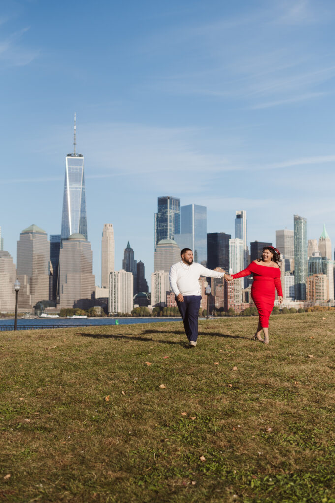 liberty-state-park-fall-season-engagement-photos-by-suess-moments