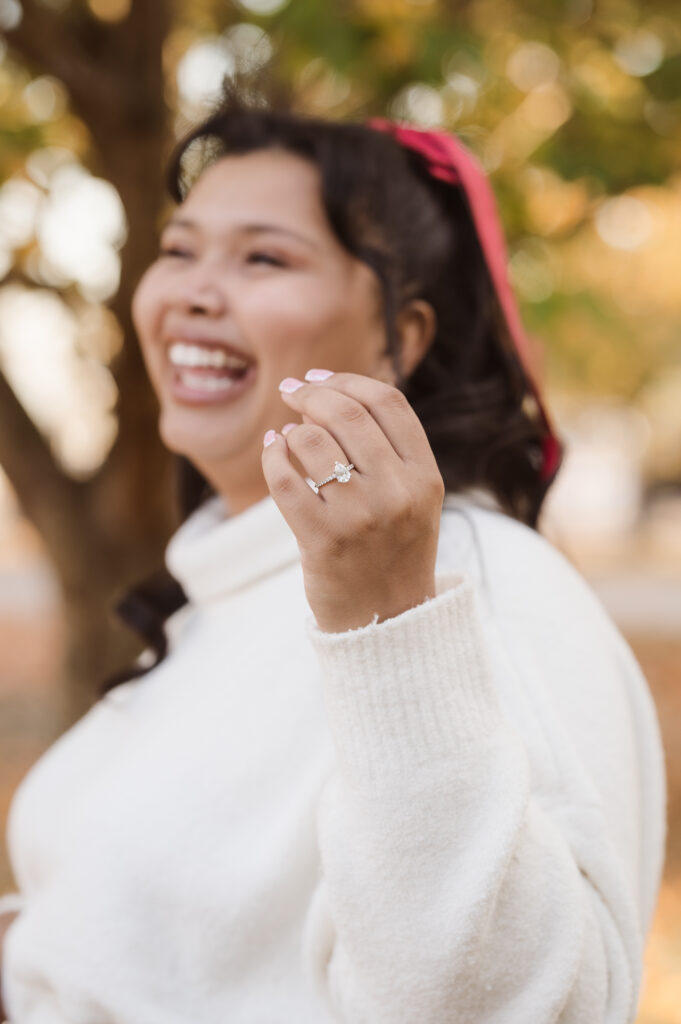 liberty-state-park-fall-season-engagement-photos-by-suess-moments