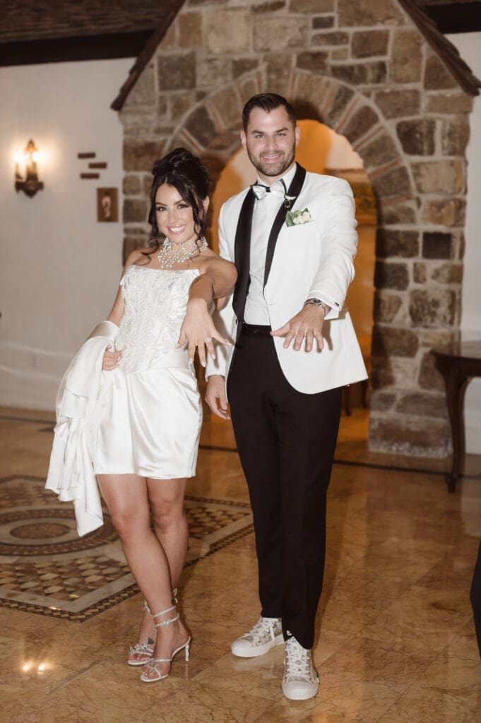 outfit-change-pleasantdale-chateau-nj-wedding-photos-by-photographer-suess-moments