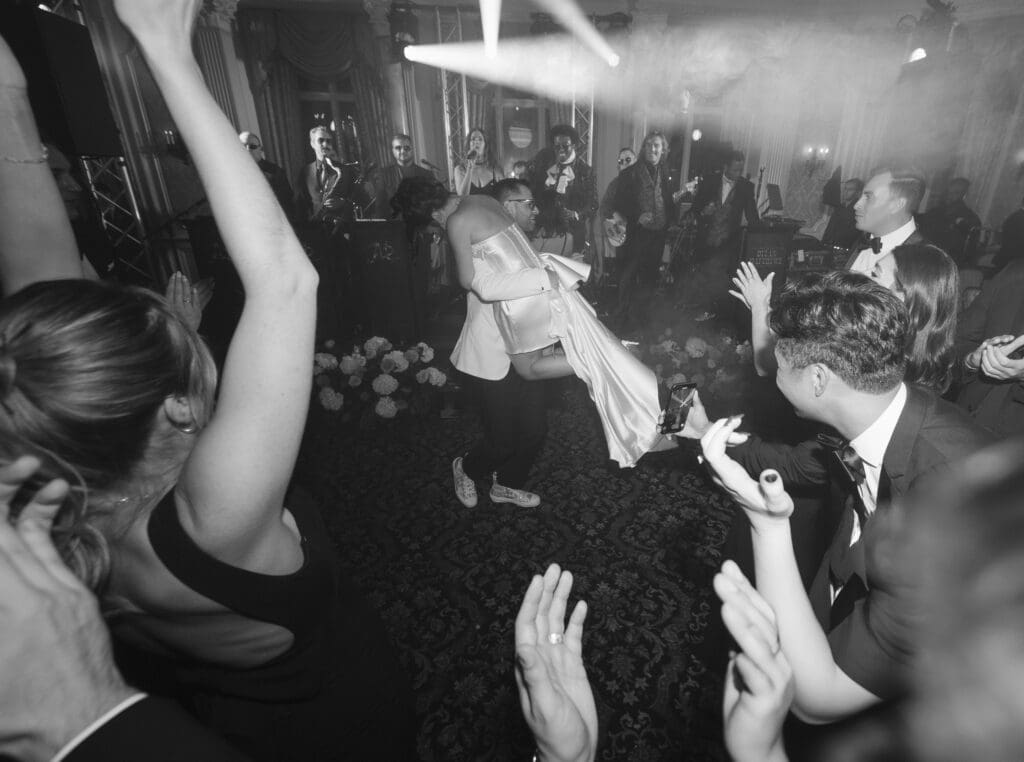 dance-party-at-pleasantdale-chateau-nj-wedding-photos-by-photographer-suess-moments
