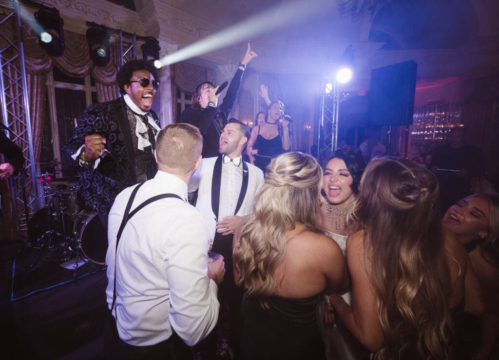 wedding-live-band-pleasantdale-chateau-nj-wedding-photos-by-photographer-suess-moments