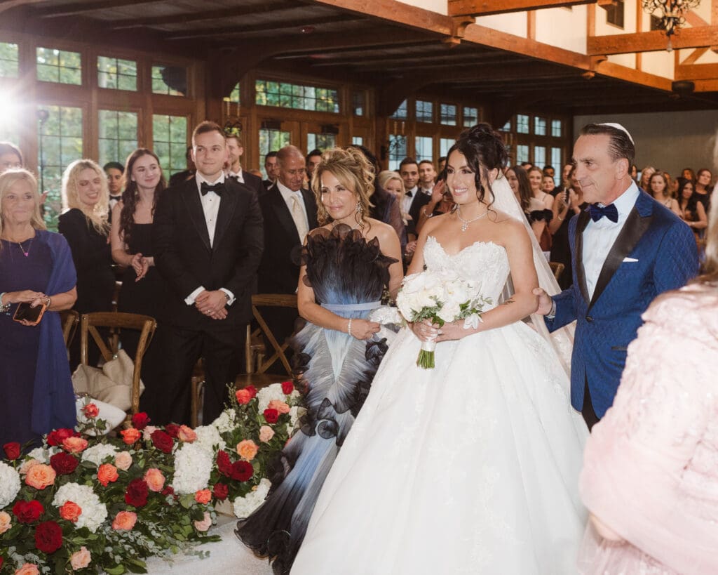 ceremony-pleasantdale-chateau-nj-wedding-photos-by-photographer-suess-moments