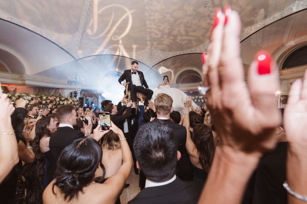 reception-dancing-pleasantdale-chateau-nj-wedding-photos-by-photographer-suess-moments