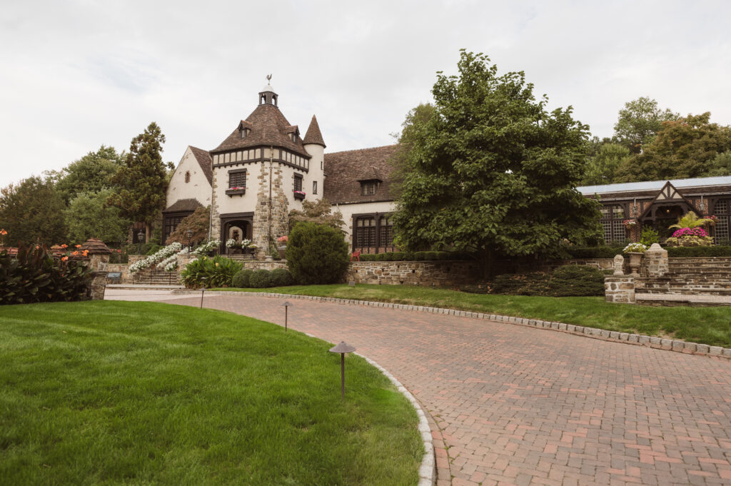 pleasantdale-chateau-nj-wedding-photos-by-photographer-suess-moments
