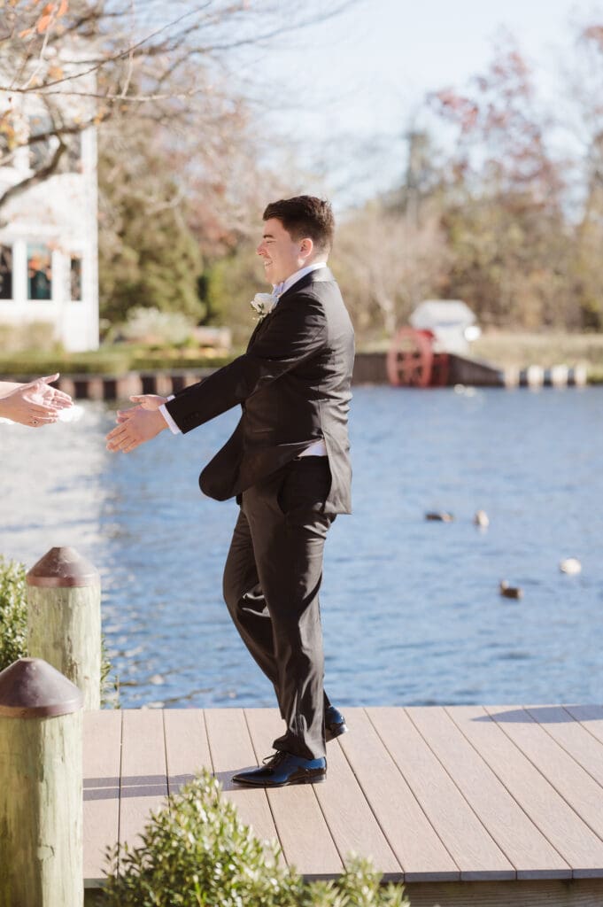 first-look-wedding-photos-at-the-mill-lakeside-manor-by-suess-moments-wedding-photographer-nj