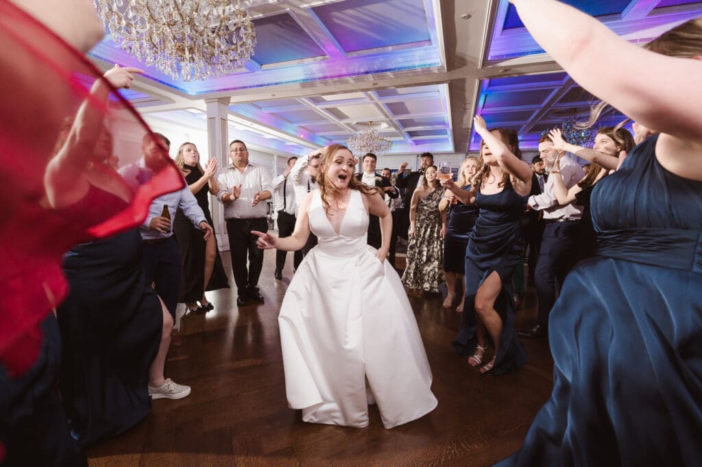 dancing-wedding-photos-at-the-mill-lakeside-manor-by-suess-moments-wedding-photographer-nj