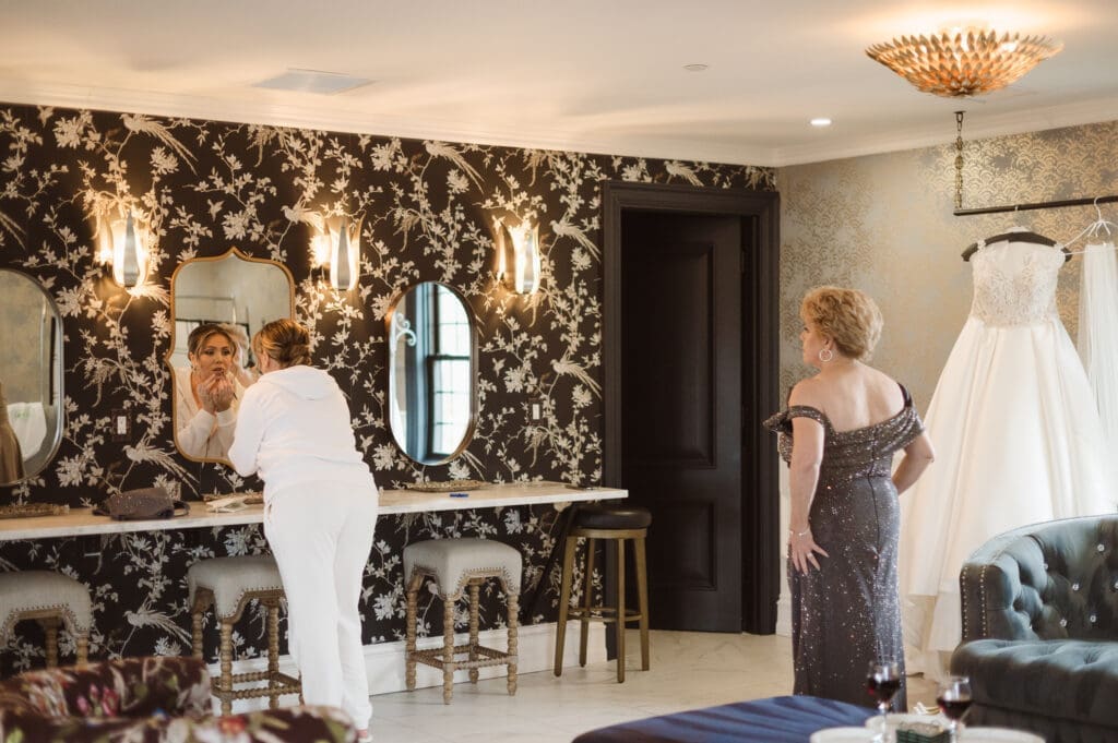getting-ready-bridal-suite-the-park-loft-nj-wedding-photo-by-suess-moments-photography