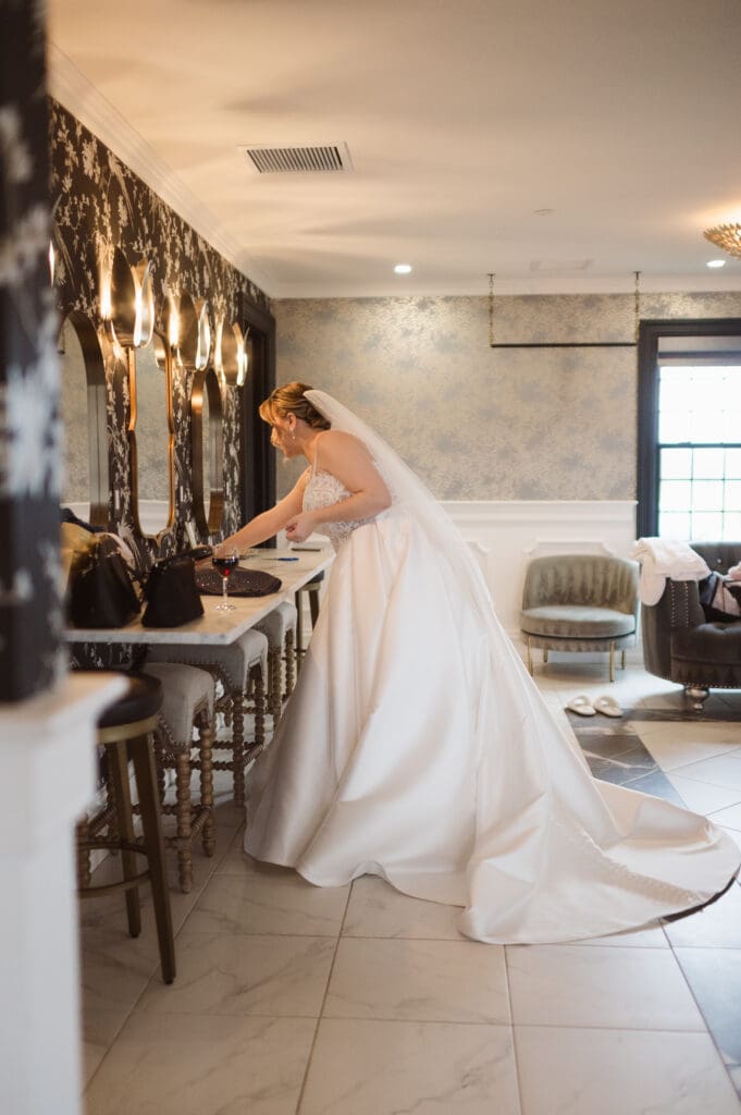 getting-ready-bridal-suite-the-park-loft-nj-wedding-photo-by-suess-moments-photography