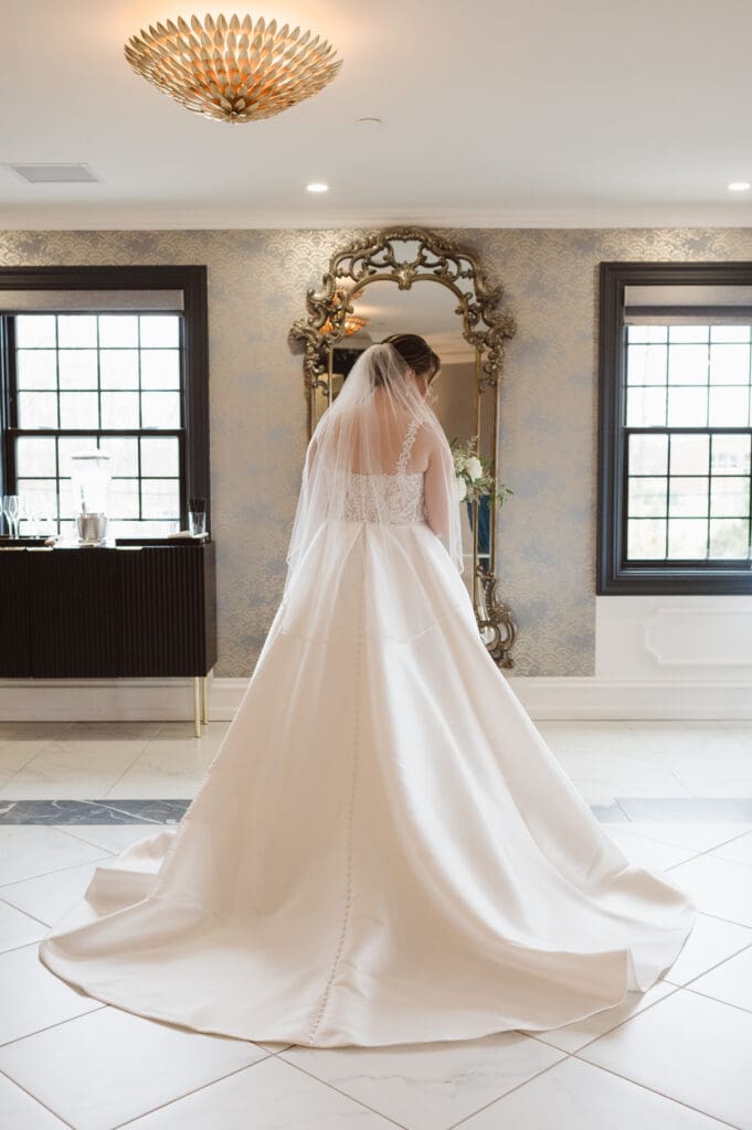 getting-ready-bridal-suite-the-park-loft-nj-wedding-photo-by-suess-moments-photography