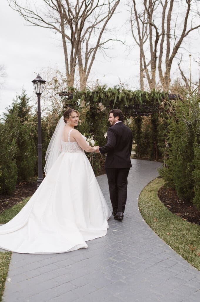 first-look-winter-wedding-photos-at-the-park-loft-nj-by-suess-moments-photography