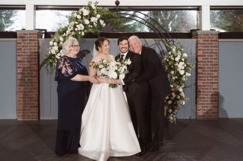 portraits-winter-wedding-photos-at-the-park-loft-nj-by-suess-moments-photography